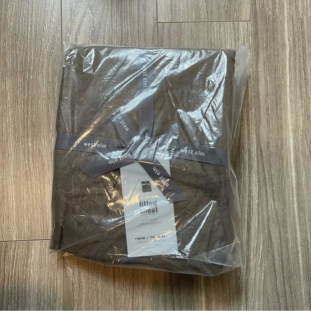 Brand New West Elm Twin XL linen fitted sheet